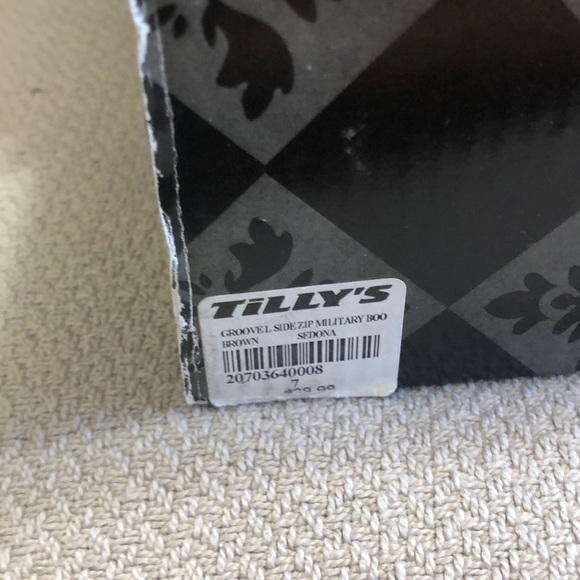 Tillys Brown Boots - Picture 5 of 7
